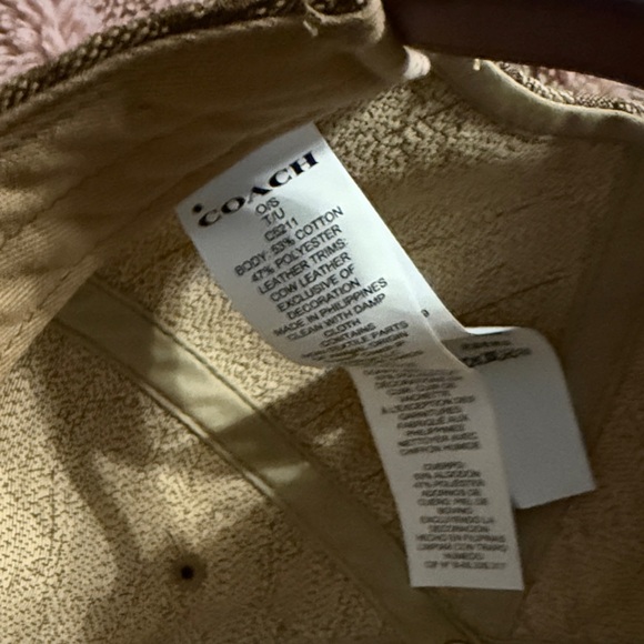 Coach Signature khaki Textured baseball hat - Picture 2 of 4